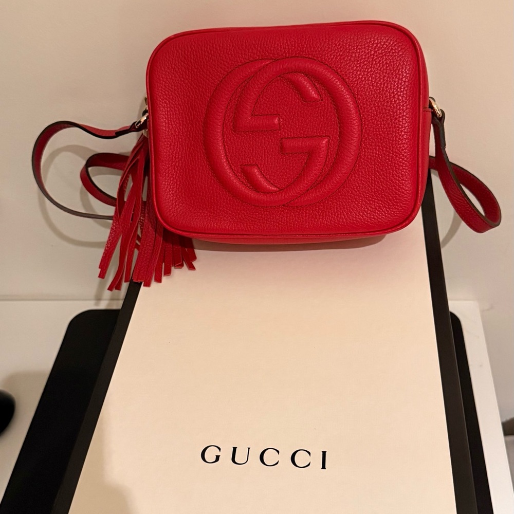 Brad New Authentic GUCCI Small SoHo Disco in red pebbled calfskin